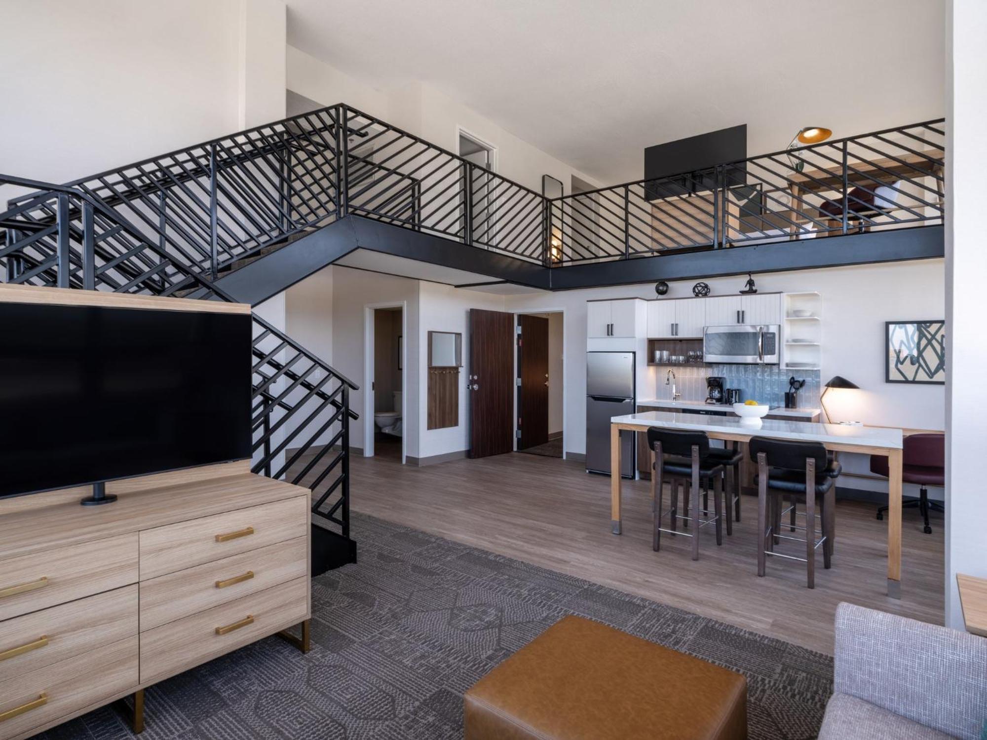 Staybridge Chicago O'hare - By Ihg