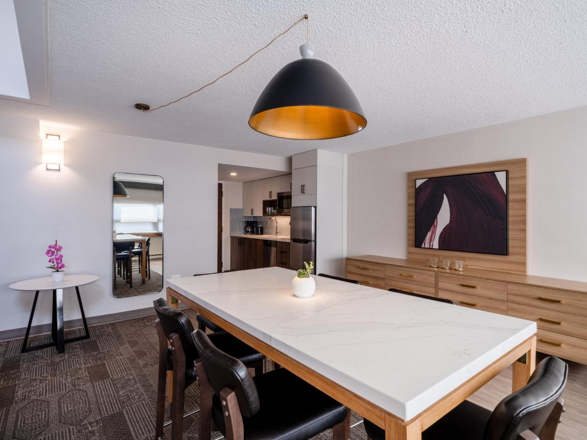 Staybridge Chicago O'hare - By Ihg