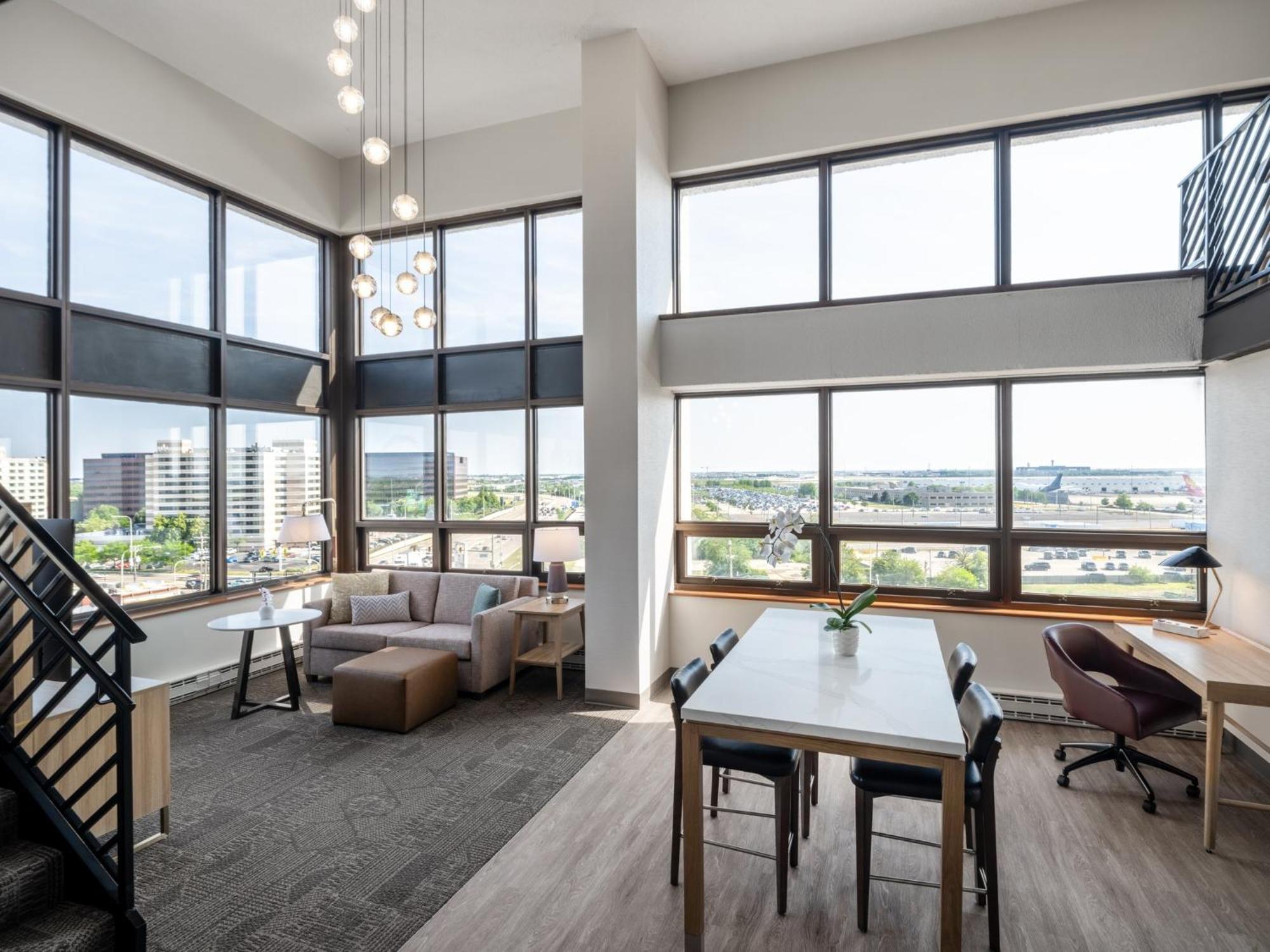 Staybridge Chicago O'hare - By Ihg Hotel Rosemont