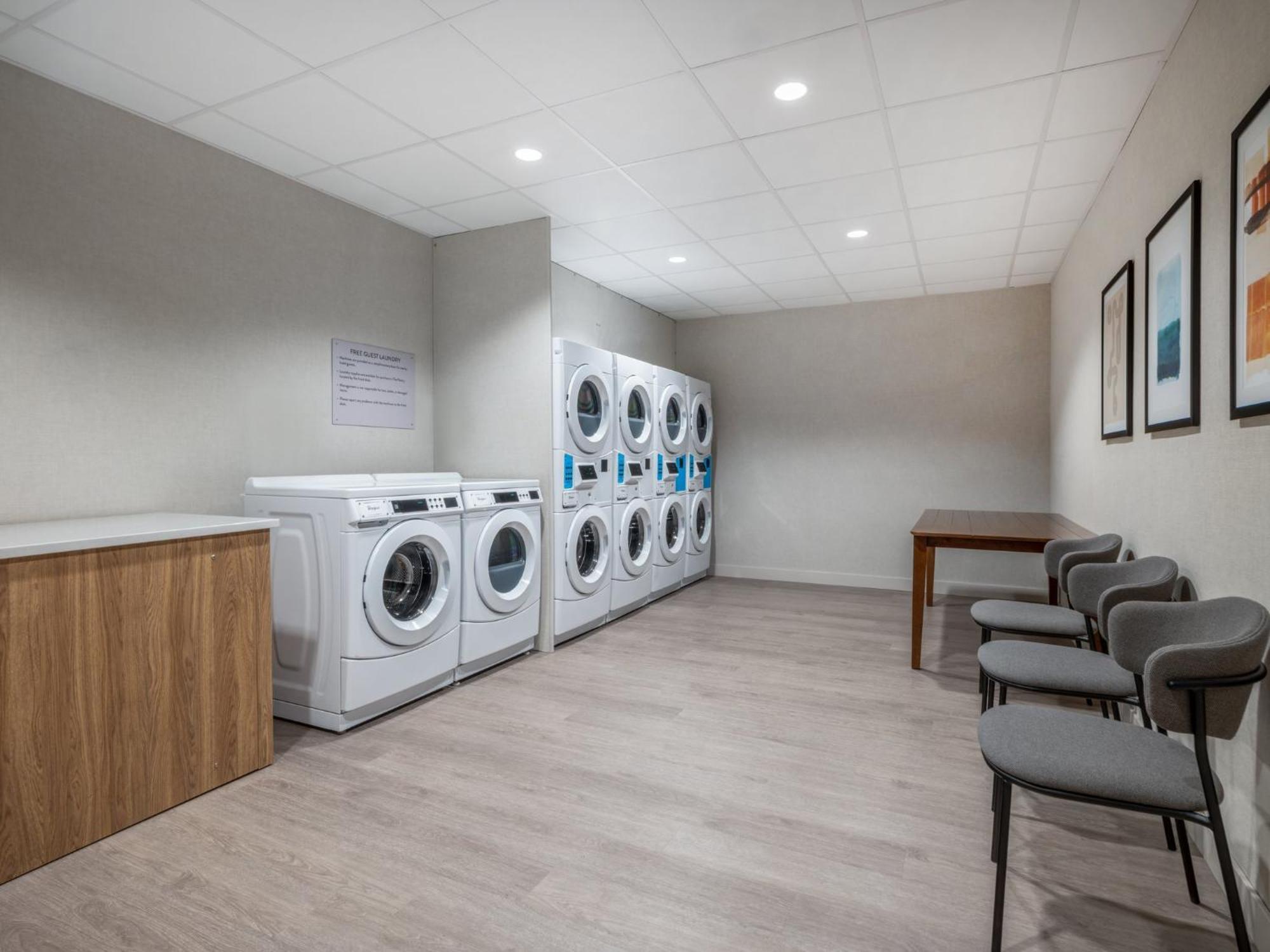Staybridge Chicago O'hare - By Ihg Hotel Rosemont