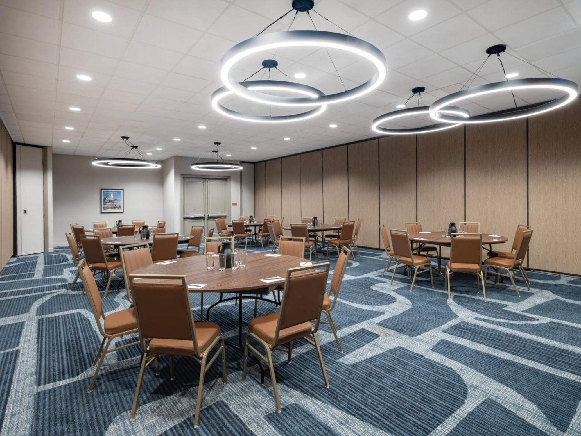 Staybridge Chicago O'hare - By Ihg Hotel 3*